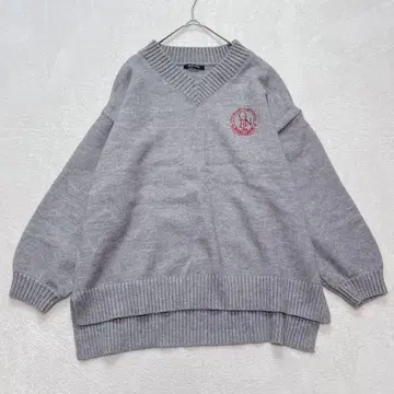 one way 자수 로고 니트 그레이 V넥 루즈핏 실루엣 F