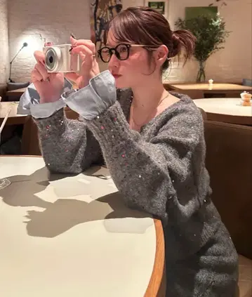 loinnuit 로완뉴이 스팽글 니트 셋업 그레이