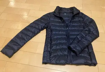 UNIQLO 울트라 라이트 다운 네이비 M 사이즈 여성용