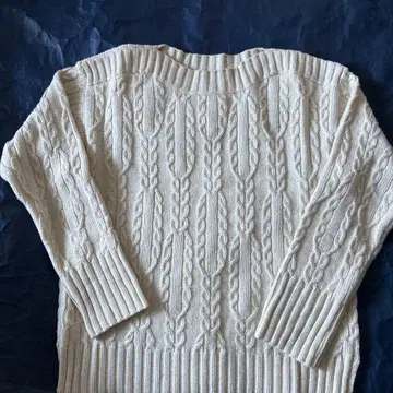아이보리 케이블 니트 긴팔 스웨터 S