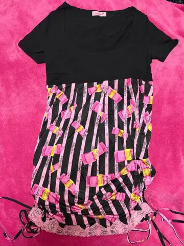 MA*RS 오리본 버클 무늬 반팔 원피스