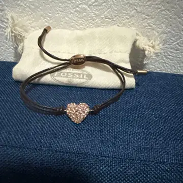 FOSSIL 하트 모양 가죽 팔찌