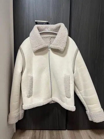 화이트 플리스 집업 자켓