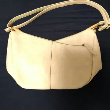 [ 익명 배송 ] 크림 베이지색 숄더백 합성 피혁