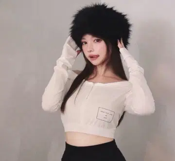 andmary 에밀리 오프숄더 상의 am0610