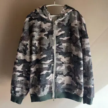 카모 패턴 풀 집업 후드티 스터드 장식