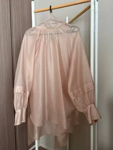 리본 포함 핑크 쉬폰 블라우스