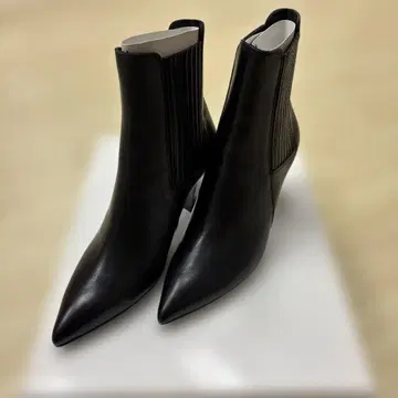 미사용 새상품 숏부츠 23cm 블랙 라보키고시 웍스