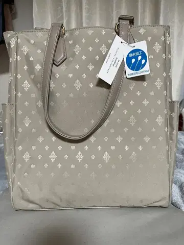 미사용 새상품 베이지 무늬 백팩 겸용 2way 토트백