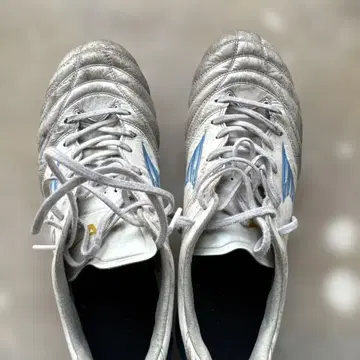 미즈노 축구화 스파이크 화이트/블루