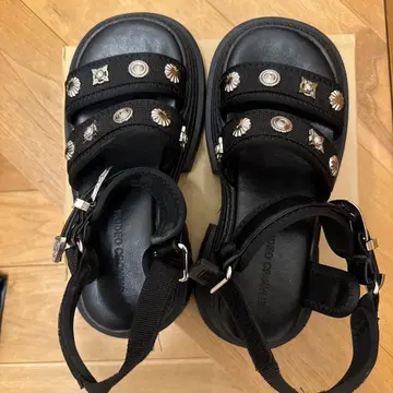 로데오 크라운 비쥬 포함 블랙 스포츠 샌들