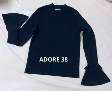 ADORE 새상품급 블랙 리브 니트 스웨터 플레어 소매