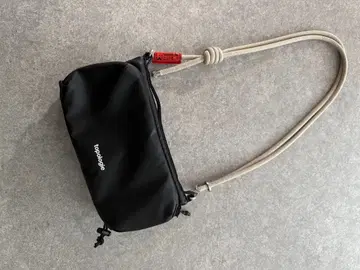 topologie 블랙 숄더백