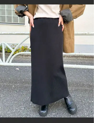 [ 새상품, 미사용 ] DISCOAT 리브 내로우 스커트