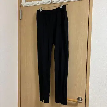 yori 누쿠누쿠 플린트 슬릿 레깅스 팬츠 38 사이즈 블랙