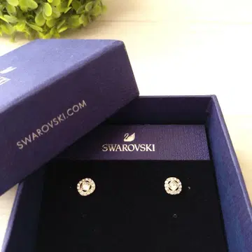 컨디션 최상 스와로브스키 귀걸이 Angelic 크리스탈 클리어 파베