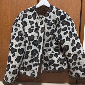 레오파드 무늬 보아 아우터