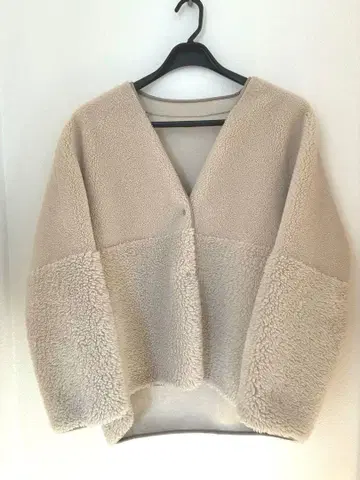 새상품급 보아 자켓 V넥 베이지 리버서블