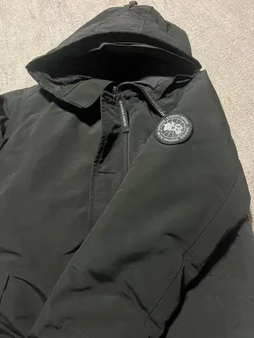 Canada Goose 블랙 다운 자켓