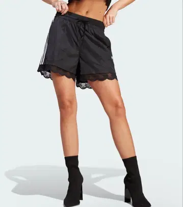 아디다스 오리지널스 레이스 쓰리 스트라이프 숏팬츠 M