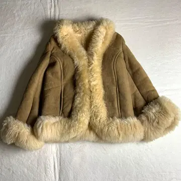 [ 무스탕 코트 베이지 보아 퍼 outbak 볼륨감 구제 의류 ]