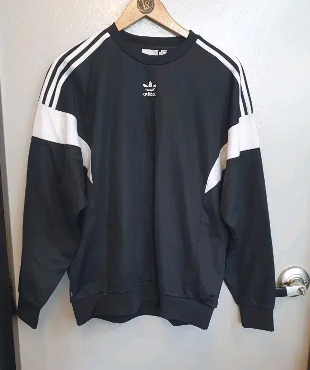 Adidas 3-Stripes Black Sweatshirt T-shirt M size