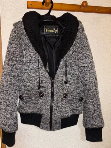 Vanity 후드 부착 자켓 그레이 블랙