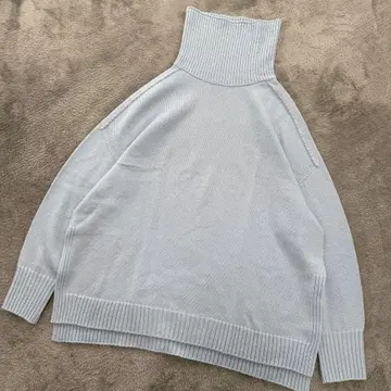 새상품급! UNTITLED 라이트 블루 터틀넥 니트 오버 사이즈 M