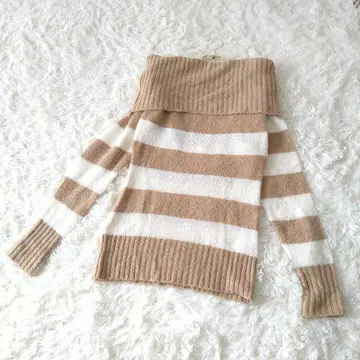 미사용 새상품 오프숄더 스트라이프 니트 스웨터 M 베이지 화이트 모헤어