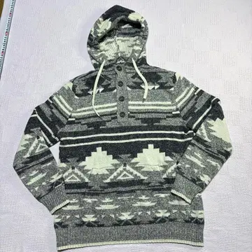 아메리칸 이글 기하학 패턴 후드 부착 니트 스웨터