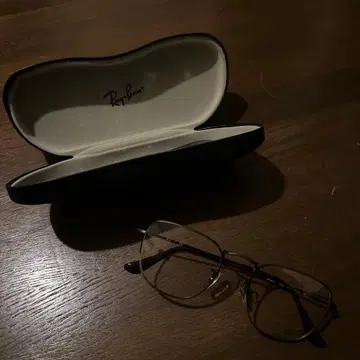 레이밴 안경 케이스 포함