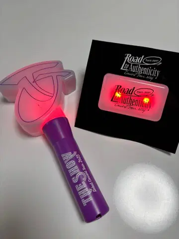 THE SHOW 2023 응원봉과 RtA 2024 응원봉 팔찌