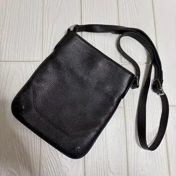 [ 컨디션 최상 ] pelle morbida 블랙 가죽 숄더백