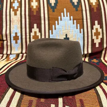 THE h.wdog&co pointH 햇 38 브라운