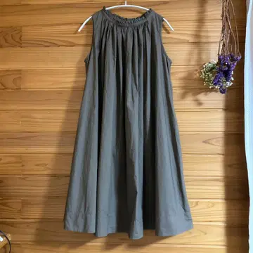 studioclip 카키 슬리브리스 A라인 원피스