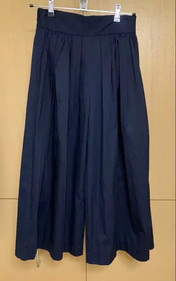 새상품급 세븐텐 바이 미호 카와히토 볼륨 팬츠 네이비 M 사이즈