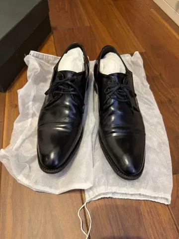 다케오 키쿠치 가죽 신발