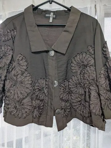 꽃무늬 자수 다크 브라운 반소매 자켓