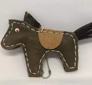 가죽 말 모양 참 체인 포함