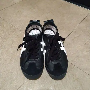 오니츠카타이거 멕시코66 블랙 스니커즈