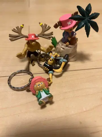 원피스 알라바스타 편 초파 피규어와 우솝 키링 세트