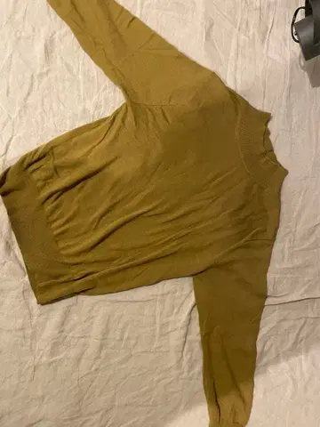 존스메들리 겨자색 니트