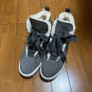 아티산 스니커즈