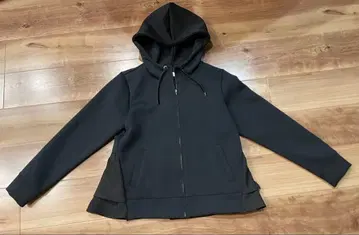 후드 부착 블랙 후드티