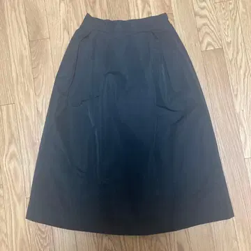 La TOTALITE 라토타리테 블랙 플레어 스커트 36