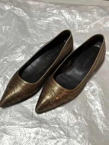 JIL SANDER 스틸레토 플랫슈즈 질 샌더 골드