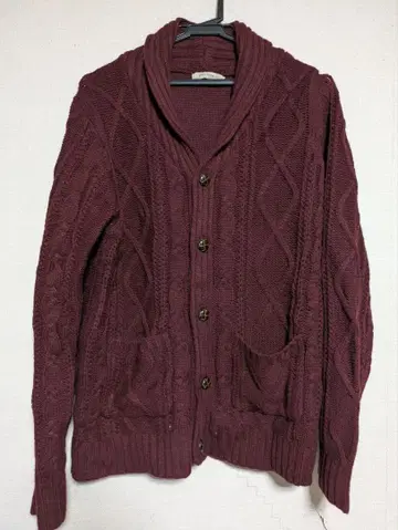 버건디 케이블 짜임 스웨터
