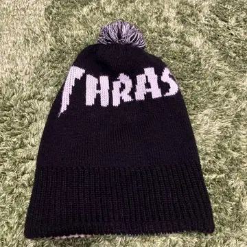THRASHER 폼폼 포함 니트 모자