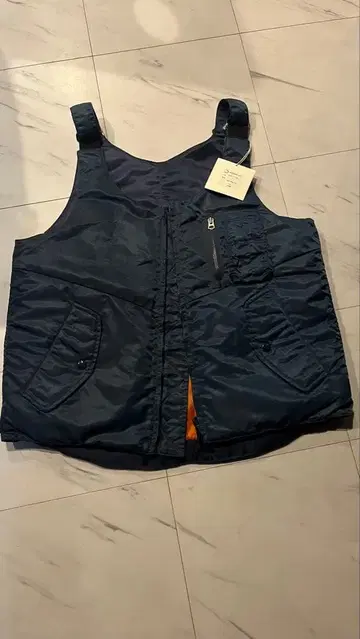 MA-REVERSIBLE VEST