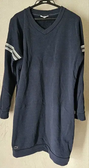 네이비 V넥 긴팔 티셔츠